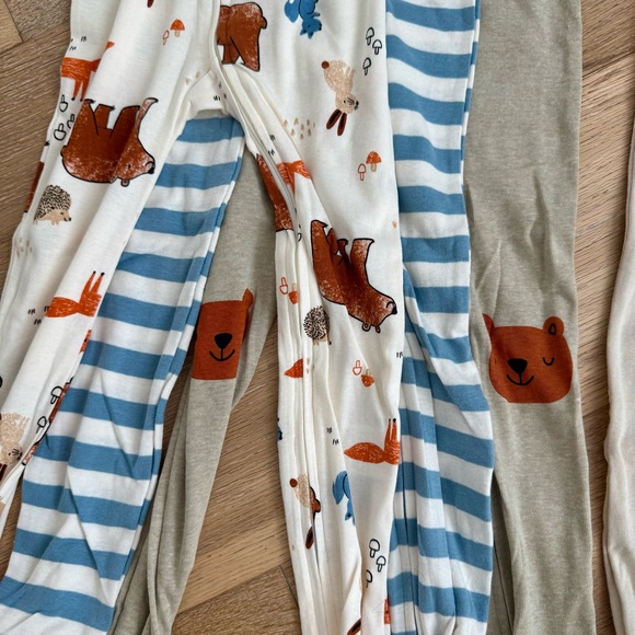 Set of 6 Old Navy Footie Pajamas 5T - Picture 3 of 4